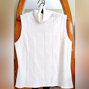 NWOT Chandler Hill Winter White Cowl Neck Sleeveless Tank Sweater Size M